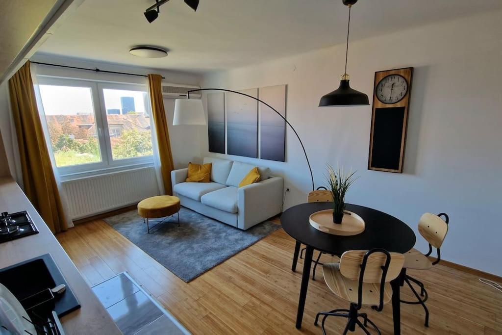 Ferienwohnung Midnight Blue Oasis - Center, Free Parking Zagreb Exterior foto